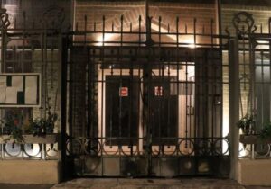 İran’ın Paris Büyükelçiliğine saldırı
