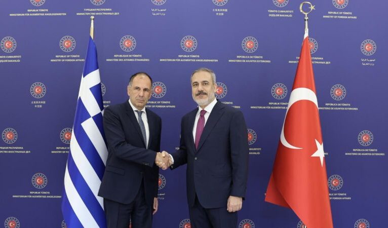 Yunan basınında Dışişleri Bakanı Yerapetritis’in Türkiye ziyareti: “Hakan Fidan ile birlikte ilişkilerde yeni bir başlangıca imza attı”