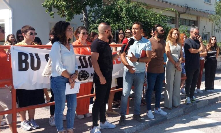 KTOÖES müdür ve müdür muavini bulunmayan Bekirpaşa Lisesi’nde eylem yaptı
