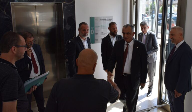 Eğitim Bakanı Çavuşoğlu, KTÖS’ü ziyaret etti