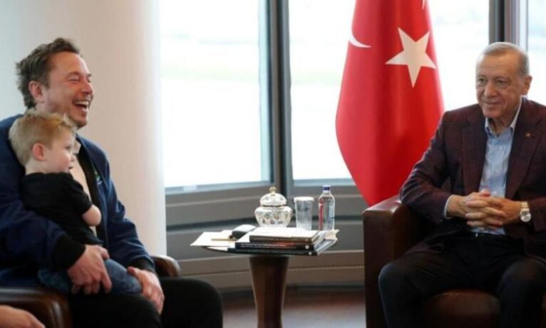 Erdoğan, Musk’la buluştu: Tesla’nın yedinci fabrikasını Türkiye’de kurması için çağrı yaptı (Video)