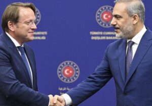AB: Müzakerelerin yeniden başlaması için Ankara, demokratik ilerleme kaydetmeli