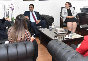 Gardiyanoğlu ve Benter, Sınırüstü Halk Vakfı Yaşlı Bakımevi’nin son durumunu görüştü