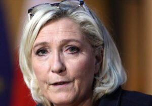 Le Pen AB fonlarını zimmetine geçirmekle suçlanıyor