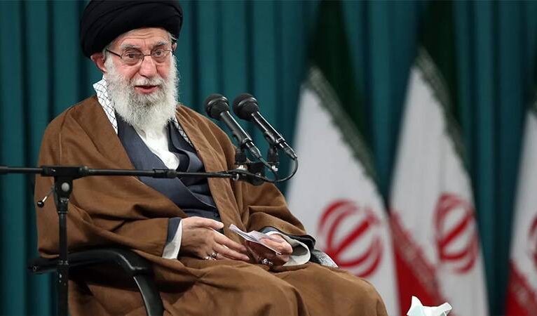 İran’ın dini lideri Hamaney: “İsrail saldırısının arkasında biz yokuz ama yapanların ellerinden öpüyoruz”