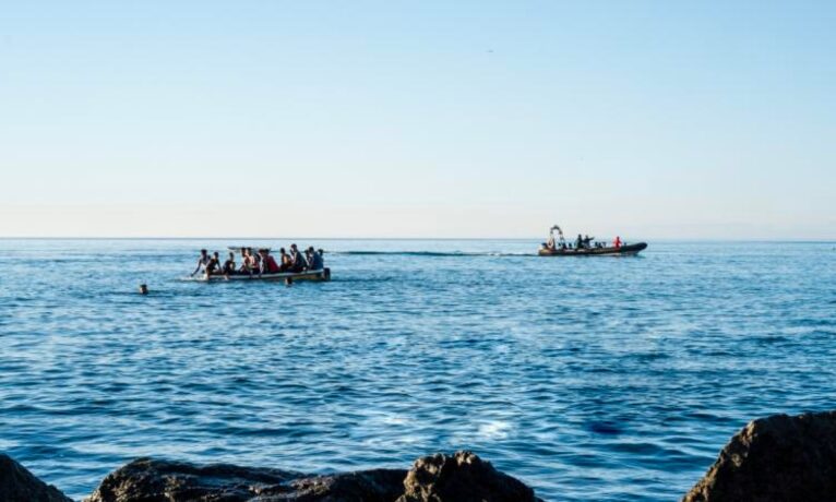 İspanya’nın El Hierro adasına son 48 saatte 1200 düzensiz göçmen geldi