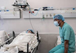 İsrail’in boşaltılmasını istediği El-Avde Hastanesi Müdürü konuştu: Hastalara bakmakta ısrar ediyoruz, tahliyeyi reddediyoruz