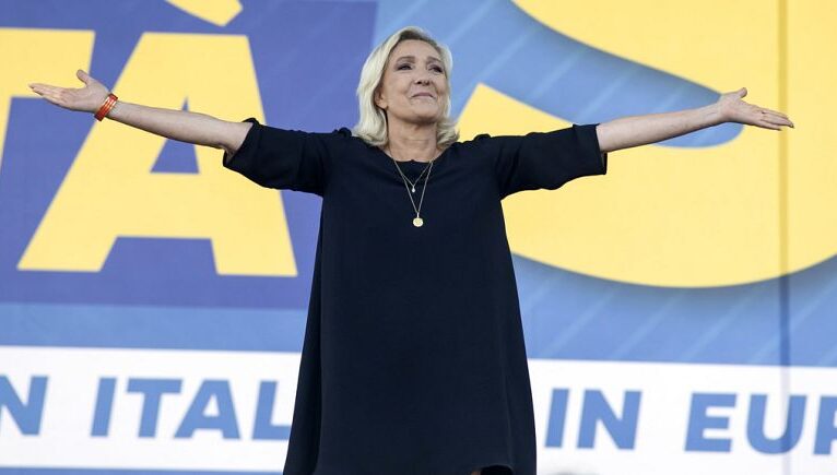 Le Pen: “Fransa’da bütün İslamcı ideolojiler yasaklansın”