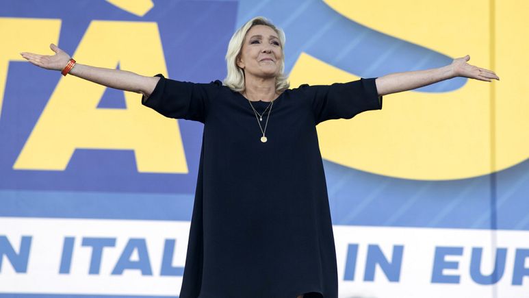 Le Pen: “Fransa’da bütün İslamcı ideolojiler yasaklansın”