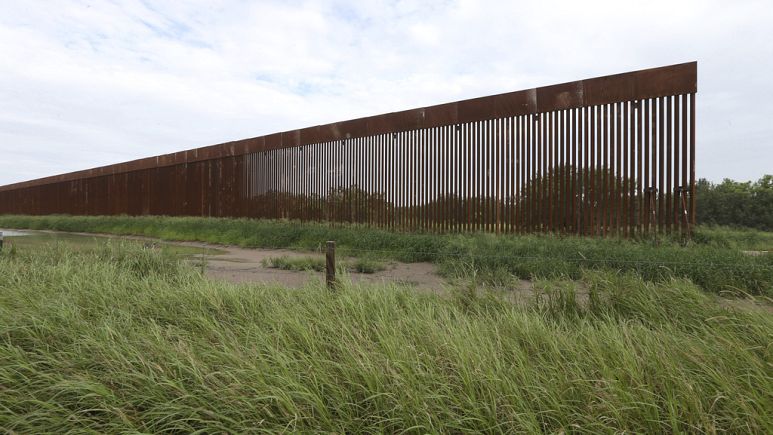 ABD-Meksika sınırına ‘1 metre duvar ördürmem’ diyen Biden, 32 km’lik yeni duvar inşasını onayladı