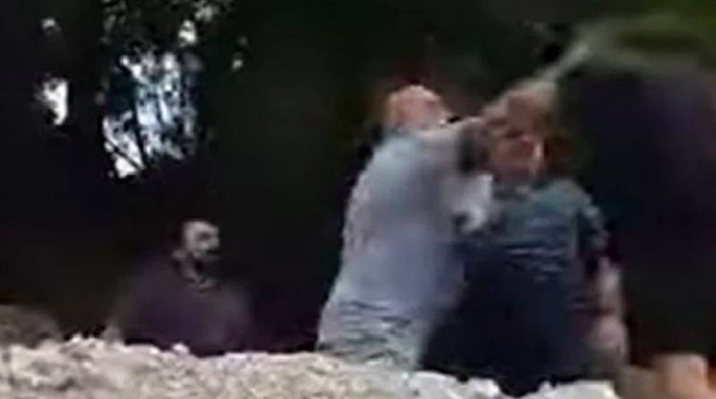 Yunan belediye başkanı tartıştığı afetzedeye tokat attı