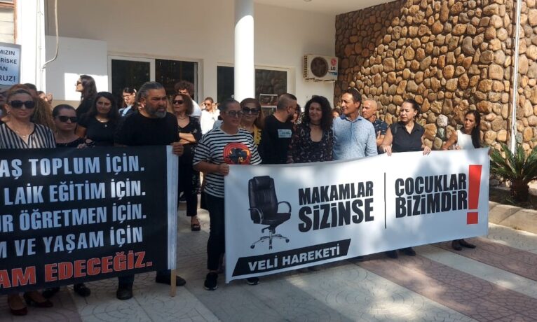 KTOEÖS, Mağusa Türk Maarif Koleji Okul Aile Birliği ile birlikte eylem yaptı