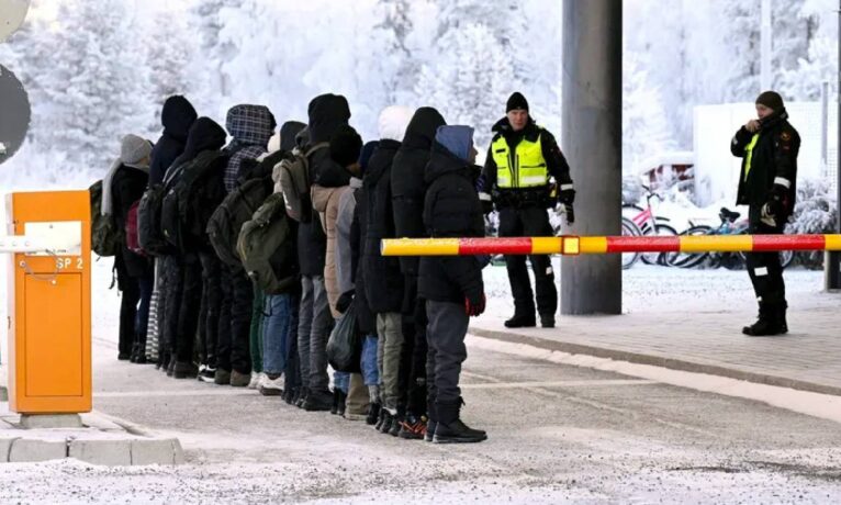 Finlandiya, Rusya sınırını beton bariyerlerle kapatıyor