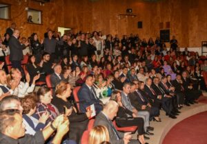 Öğretmenler, 24 Kasım töreninde Tatar ve Çavuşoğlu’nu protesto etti