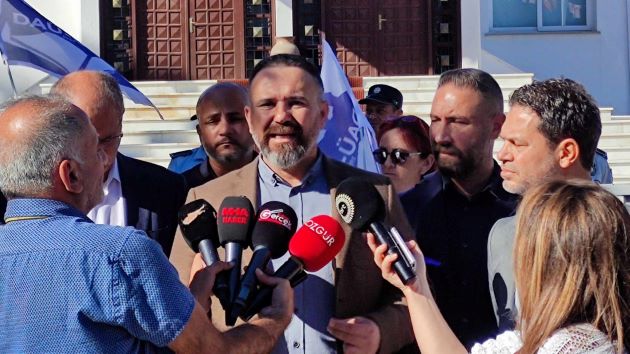 KTAMS, Meclis’te personelller arasında uygulanan ayrımcılığa karşı uyarı grevi yaptı