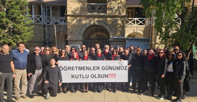 Öğretmenlerin davası 15 Aralık’a ertelendi