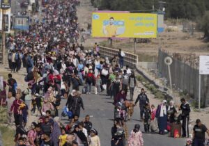 Gazze’de 35. gün: ‘İnsani ateşkes’ netleşmedi, güneye göç devam ediyor