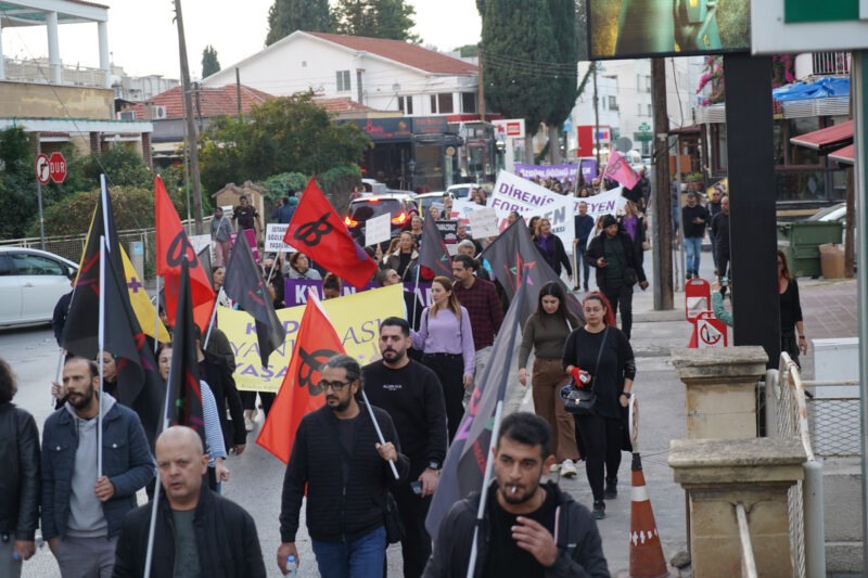 Kadınlar yoksullaşmaya, muhafazakarlaşmaya, şiddete karşı yürüdü