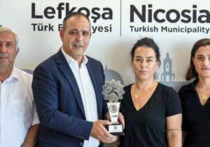 Ülker Lefkoşa Maratonu’ndan elde edilen 2 milyon 250 bin TL, Şampiyon Melekleri Yaşatma Derneği’ne takdim edildi