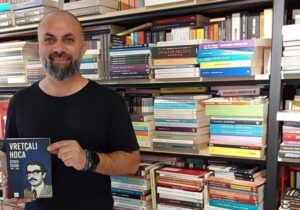 “Vretçalı Hoca, Özker Özgür 1940-2005” Mağusa’da okuyucu ile buluşacak
