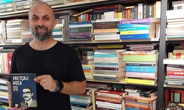 “Vretçalı Hoca, Özker Özgür 1940-2005” kitap tanıtım etkinliği 13 Kasım’da yapılacak