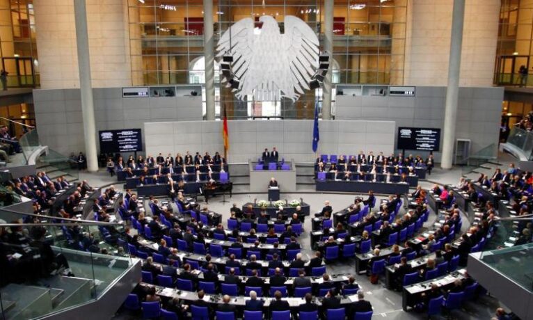 Almanya’da yeni yasa teklifi: Vatandaşlık kriterlerine ‘İsrail karşıtı olunmaması’ şartı eklensin
