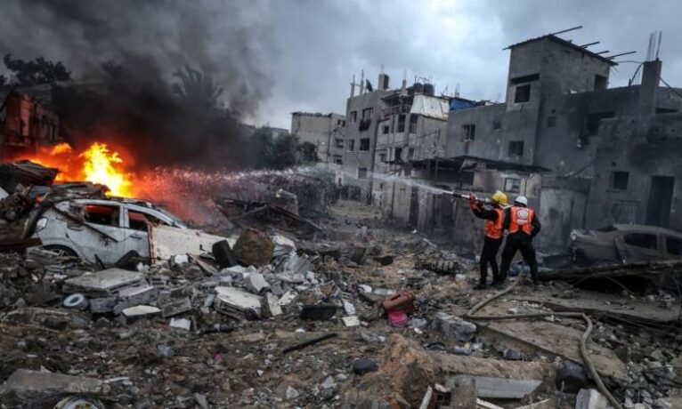 Gazze’de 45. gün: İsrail kentin çeşitli bölgelerine bombardımanı sürdürüyor