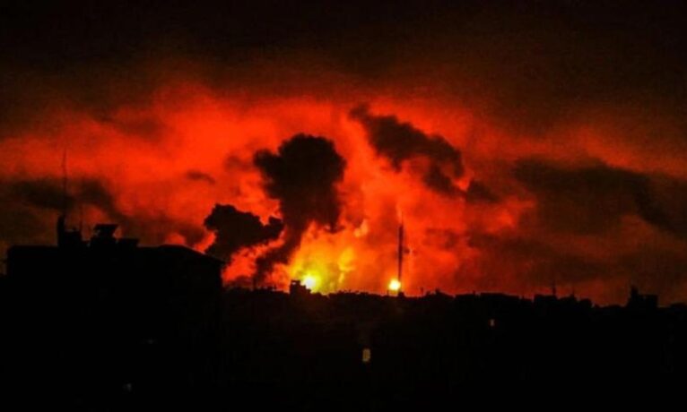 Gazze’de 30. gün: İsrail mülteci kampına saldırdı