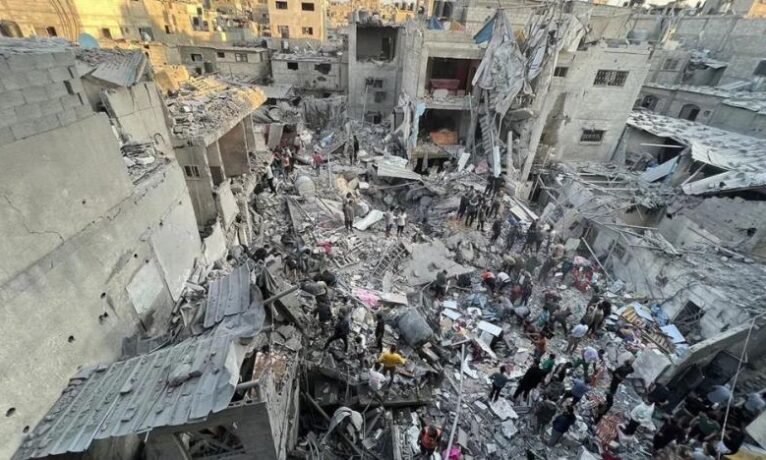 Gazze’de 44. gün: İsrail 2 kampa hava saldırısı düzenledi, 15 Filistinli hayatını kaybetti