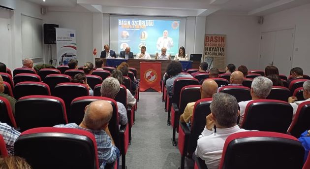 Gazeteciler Birliği panelinde basın özgürlüğü ve hukuk konuşuldu