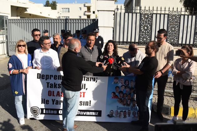 KTOEÖS, Elçilik önünde İsias’ta kaybedilen öğretmen ve çocuklar için adalet çağrısında bulundu