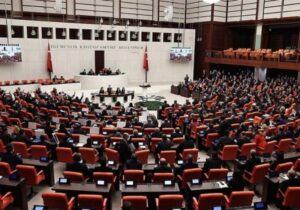 Kara para aklamanın yaygınlaşmasının nedenlerinin araştırılması önerisine AKP ve MHP’den ret