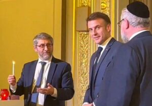Fransa’da laiklik tartışması: Macron’un Elysee Sarayı’nda dini tören düzenletmesine çok sayıda partiden tepki