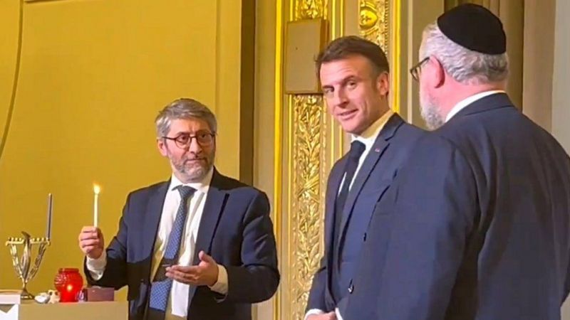 Fransa’da laiklik tartışması: Macron’un Elysee Sarayı’nda dini tören düzenletmesine çok sayıda partiden tepki