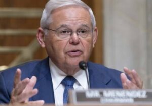 ABD’li Senatör Bob Menendez’in rüşvetten yargılandığı davada yeni gelişme: Evindeki külçe altınlar çalıntı çıktı