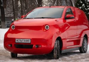 Rusya’nın ilk elektrikli otomobili sosyal medyada alay konusu oldu