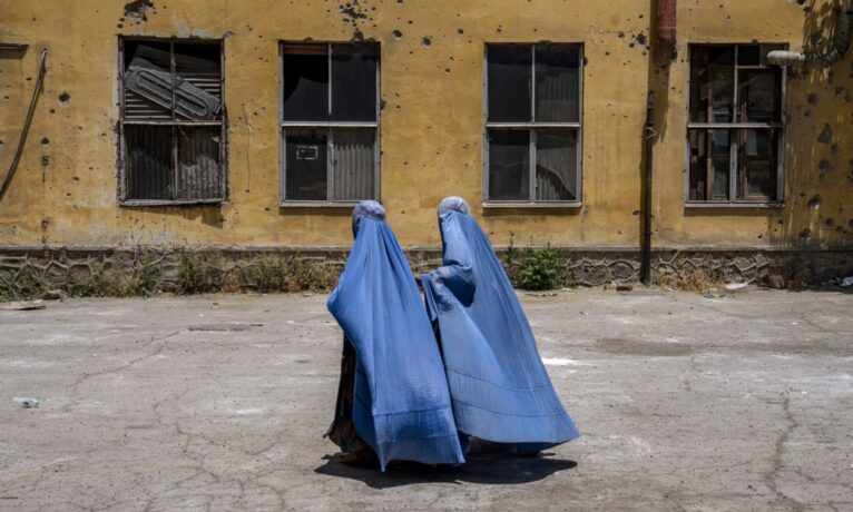 Taliban: Kızlar medreselerde eğitim alıyor