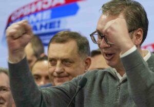 Sırbistan’da Cumhurbaşkanı Vucic’in desteklediği ittifak seçim zaferi ilan etti