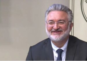 Benter depremi sürüyor