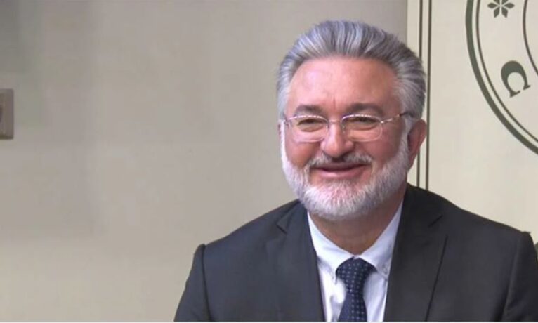 Benter depremi sürüyor