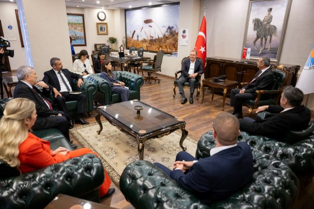Süleyman Uluçay ve heyeti kardeş Belediye Mersin’i ziyaret etti