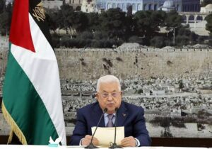 Filistin Devlet Başkanı Abbas, ateşkesi görüşmek için Kahire’de
