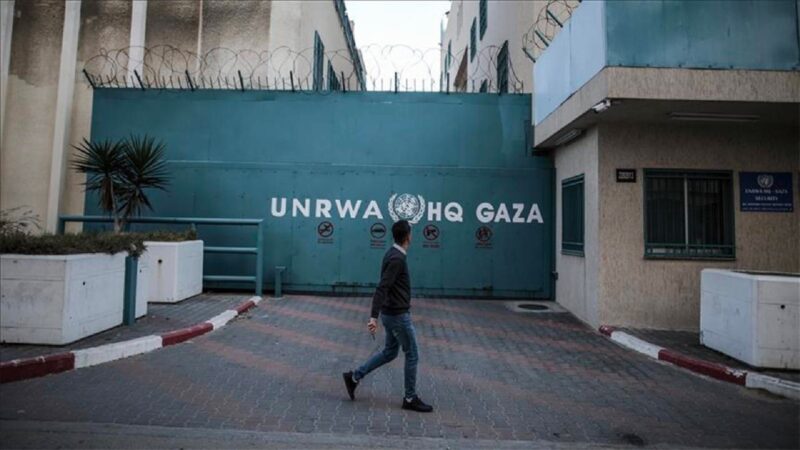 İngiltere, İsrail’in “Hamas’a destek” iddialarının ardından UNRWA fonlarını askıya aldı