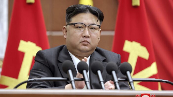 Kim: ABD savaşı kaçınılmaz hale getiriyor, 2024’te daha fazla ‘casus uydu’ fırlatacağız