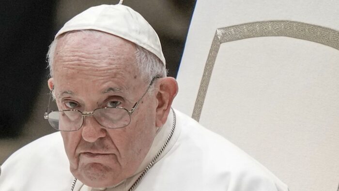 Papa Francis: “Taşıyıcı annelik ‘aşağılık’, küresel çapta yasaklanmalı”