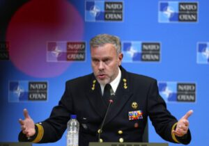 NATO Askeri Komuta Başkanı Bauer’den Batı’ya, savaşmak dahil ‘her an her şeye hazır olun’ çağrısı