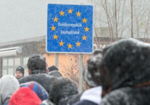 Almanya’da anketlerde hızla yükselen AfD, göçmenleri ‘kitlesel sınır dışı etmeyi’ görüştü