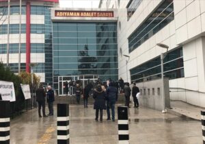 SON DAKİKA I Avukatlar arasında tartışma çıktı: “Sanık avukatlarının yanında dolaşan kişiler beni adliye koridorlarında defalarca tehdit etti!”
