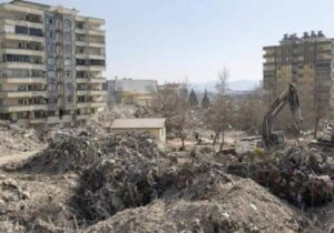 1400 kişi öldü: Ebrar Sitesi’nin müteahhitine de tahliye!