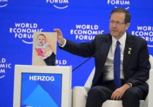 İsrail Cumhurbaşkanı hakkında Davos’ta suç duyurusu